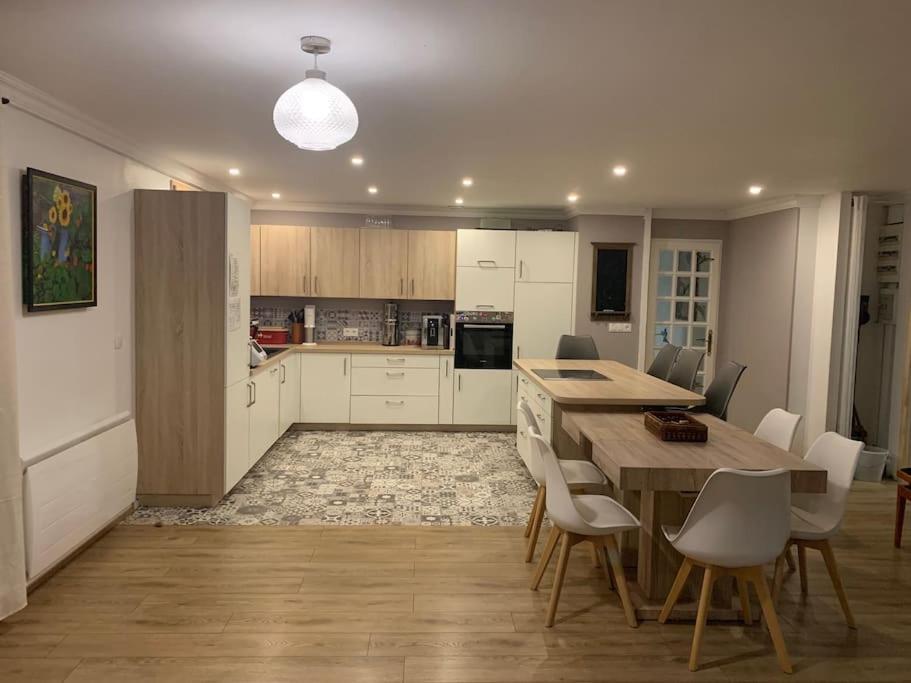 סרסל Maison Et Jardin 10 Personnes Proche Paris מראה חיצוני תמונה